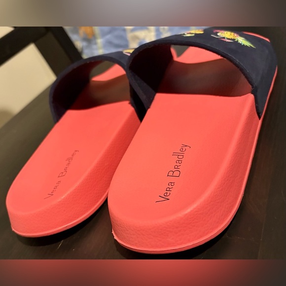 NWOT Vera Bradley Navy and Coral Pineapple Toucan Slides Size 7-8 - Picture 3 of 4